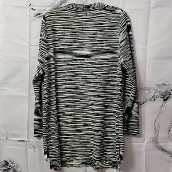 Lane Bryant Women's Plus Size 14/16 Black White Striped V-Neck Tunic Top - Picture 4 of 6
